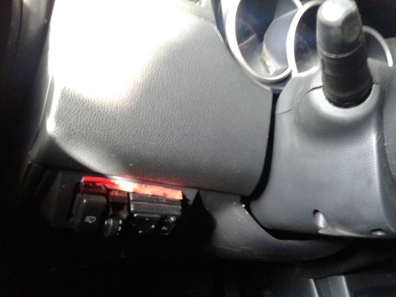 Крышка предохранителей в салон, ремни безопасности Nissan Tiida C11  2008 хетчбек 1.6 Бензин 