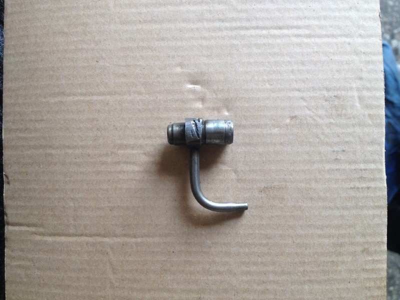 Маслянная форсунка Opel Vivaro  2007 2.0 Дизель 