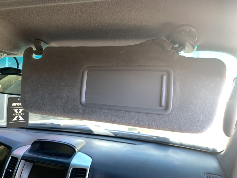 Солнцезащитный козырек правый 743106A040B1   Toyota Land Cruiser Prado