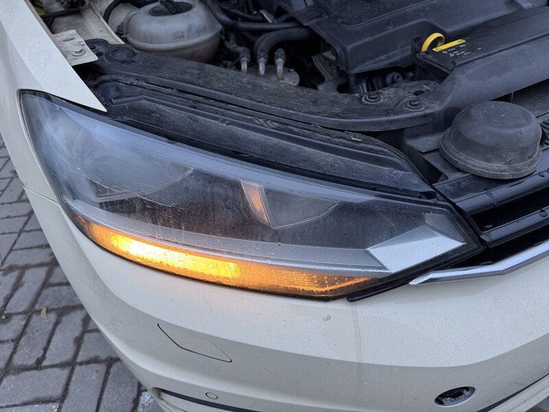 Стекла на фары Volkswagen Touran  2016 4.5 Дизель Днепр