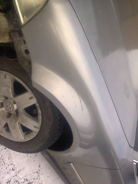 Крыло переднее правое Volkswagen Passat B5 2004 г.  2.0 л бензин Мариуполь