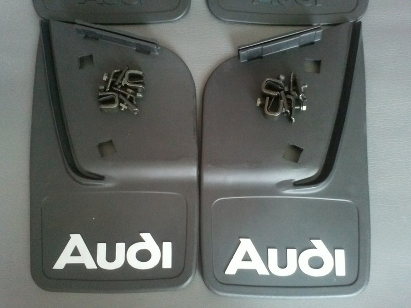 Брызговики задние Audi 80 B4  1993 2.0 Бензин Полтава