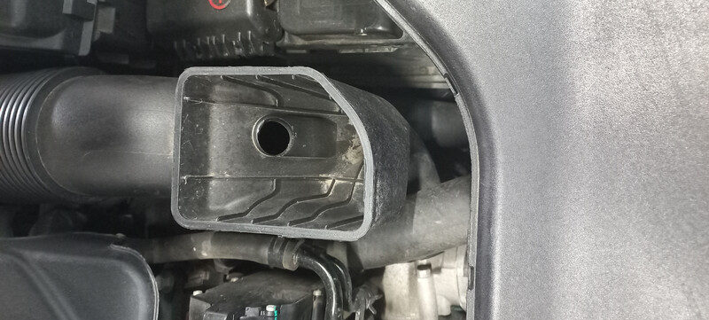 Патрубок подающий дросильной заслонки Hyundai Sonata 7  2015 24.0 Бензин 