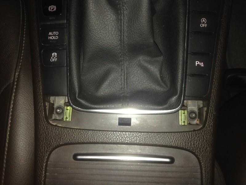 Декор накладка в салон на коробку 4motion Volkswagen Passat универсал 2014 г.  2.0 л дизель Ужгород