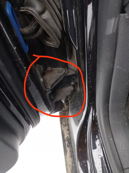 Петля двері Volkswagen Polo  2009 хетчбек 1.4 Дизель Іршанськ