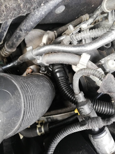 Маслопровод (трубка 55558496) Opel Astra H 2013 универсал 1.6 Бензин Киев