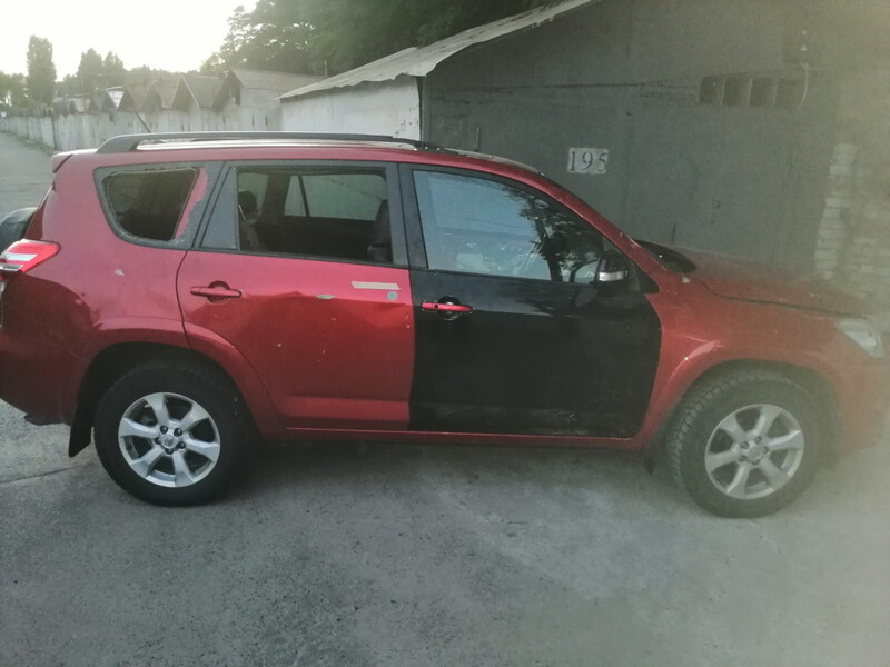 Правое заднее кузовное стекло Toyota RAV4  2009 2.4 Бензин 