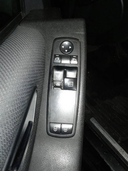 Блок на дві кнопки склопідйомника Mercedes-Benz A-Class 170 2009 1.9 Дизель Львов