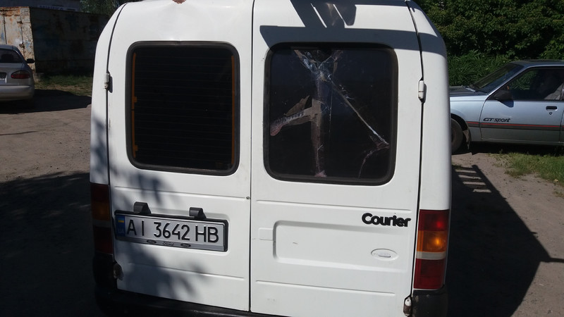 Стекло задней правой двери Ford Courier  2000 1.3 Бензин Корсунь-Шевченковский
