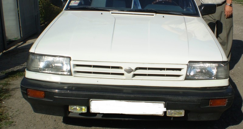 Левый указатель поворота Nissan Bluebird  1988 хэтчбек 2.0 Бензин Новомосковск