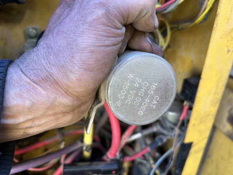 Реле Caterpillar 322 2002 г.  7.2 л дизель Киев