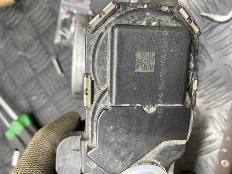 Дроссельная заслонка Opel Insignia A  2013 2.0 Бензин Ровно