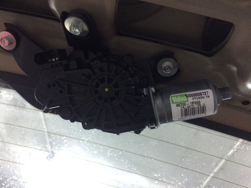 Мотор заднего дворника Kia Venga  2012 хэтчбек 1.4 Бензин Киев