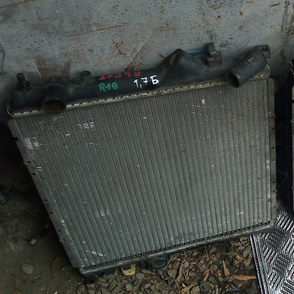 Радиатор двигателя Renault 19 хэтчбек 1992 г.  1.7 л бензин Харьков