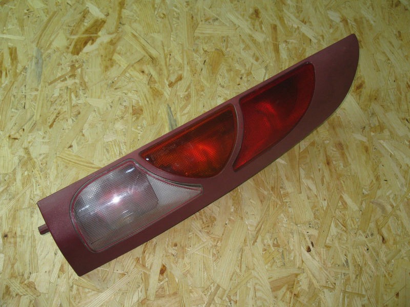 Правий фанарь (версія кришка багажника) Renault Kangoo  2000 1.5 Дизель Львов