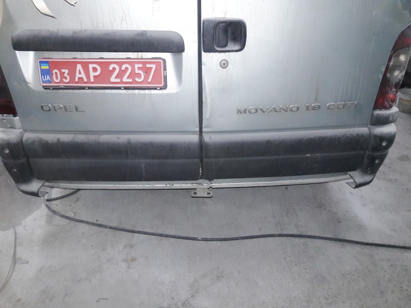 Кусок молдінга ліва бочинабампер зад Opel Movano  2004 1.9 Дизель 