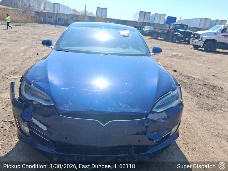 Капот Tesla Model S хетчбек 2017 р.  80.0 л электро Миколаїв