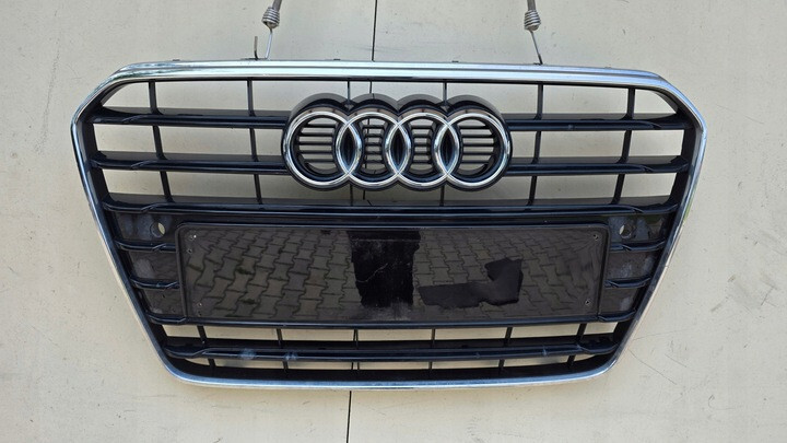 Решетка радиатора Audi A5 2014 г.  2.0 л бензин Полтава
