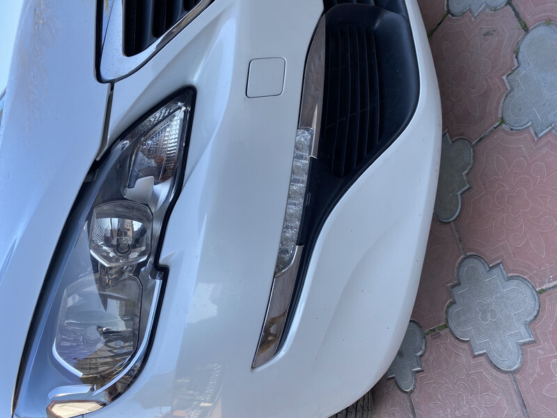 Накладка бампера Peugeot 308 универсал 2015 г.  1.6 л дизель Тернополь