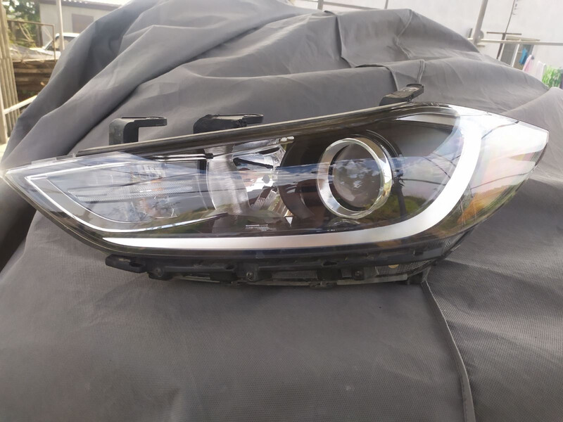 Правая фара Hyundai Elantra  2016 200.0 Бензин Великодолинское