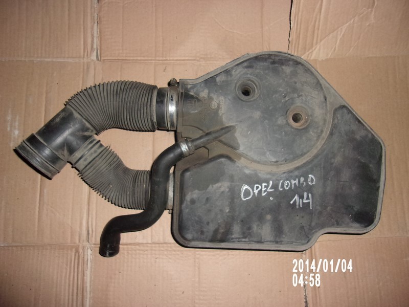 Корпус воздушного фильтра Opel Corsa B  1998 1.4 Бензин Киев