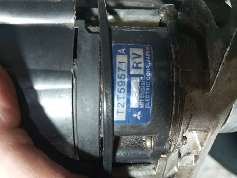 Трамблёр т2т59571а на двигатель 4g13 стоят на мицубиси лансер и кольт Mitsubishi Lancer  1995 