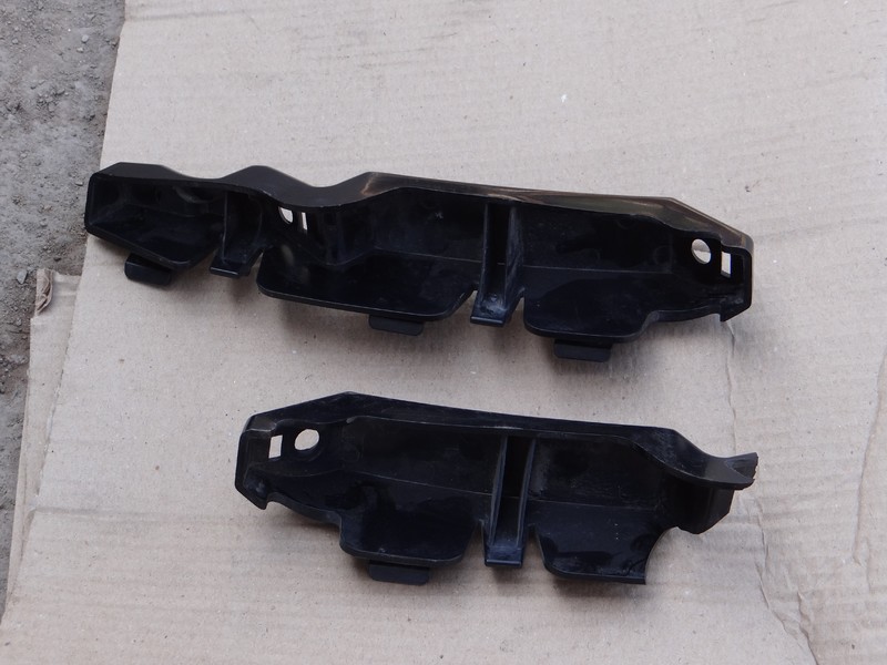 Заглушка бампера Kia Cee`d после рестайлинга универсал 2010 г.  1.6 л дизель Одесса