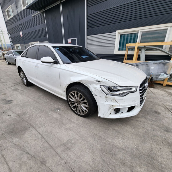 Крило, накладка порога Audi A6 C7  2014 3.0 Дизель 