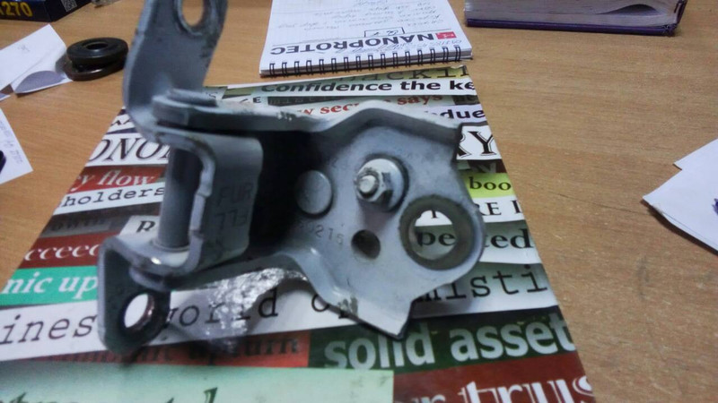 Петля двери Ford Fiesta MK7  2015  Бензин Черкассы