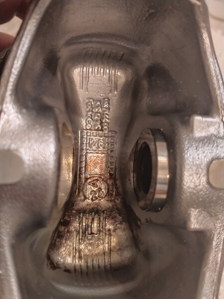 Поршень в сборе для двигателя b4204t7 Volvo V70  2013 универсал 2.0 Бензин Бровары