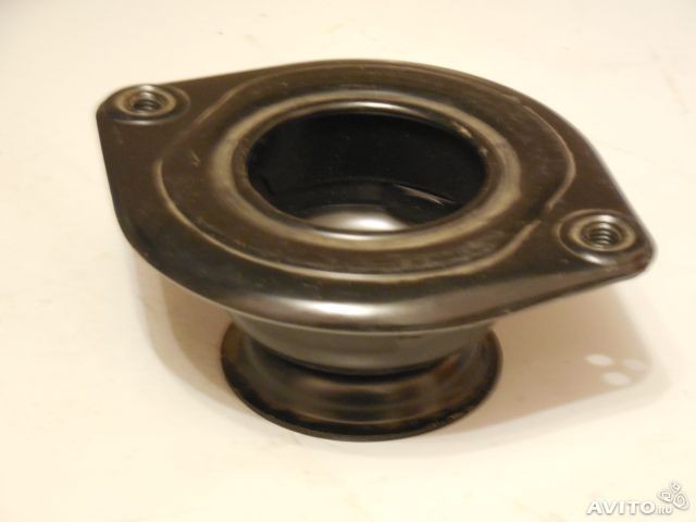 Опора амортизатора Volkswagen Passat B3 1989 р.  1.8 л бензин Харків
