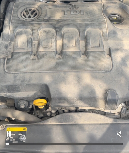Декоративна накладка на двигун Volkswagen Golf 7  2014 универсал 2.0 Дизель Киев