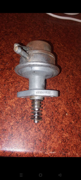 Топливный насос Opel Rekord  1986 Днепр