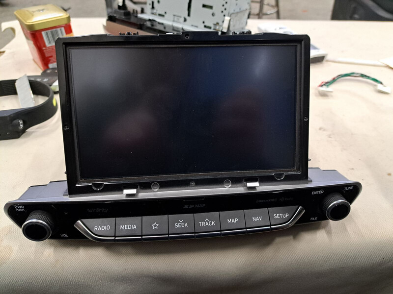 Автомагнітола штатна Hyundai IONIQ  2019 2.0 Бензин 