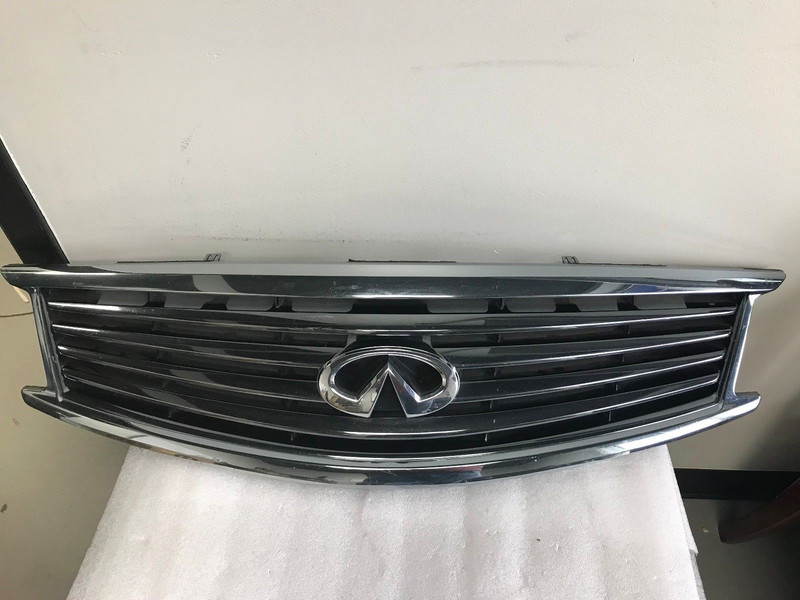 Решетка радиатора Infiniti G sport 2012 г.  3.7 л бензин Чернигов