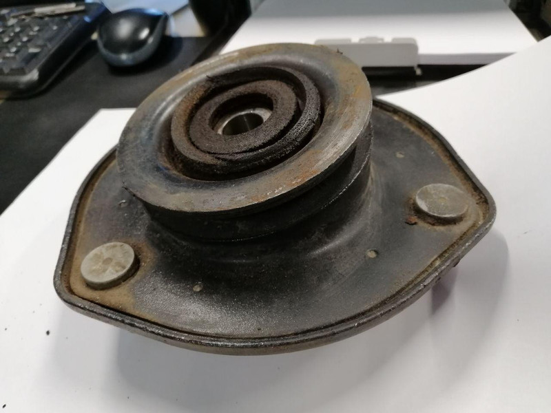 Опора пневмостойки Lexus RX 2003 г.  3.0 л бензин Харьков