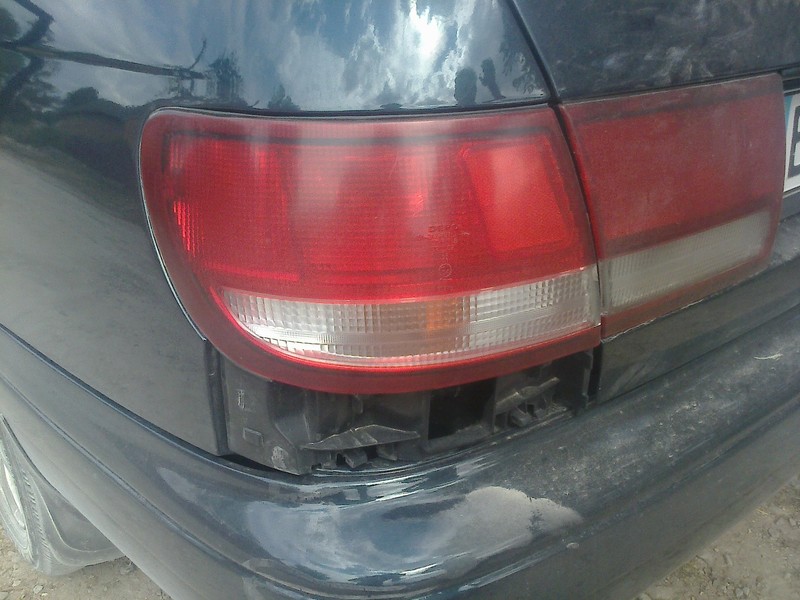 Подфарик Toyota Carina хэтчбек 1997 г.  1.6 л бензин Дунаевцы