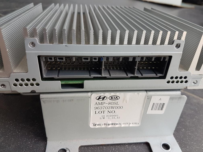 Усилитель звука Hyundai ix35  2010  Бензин 