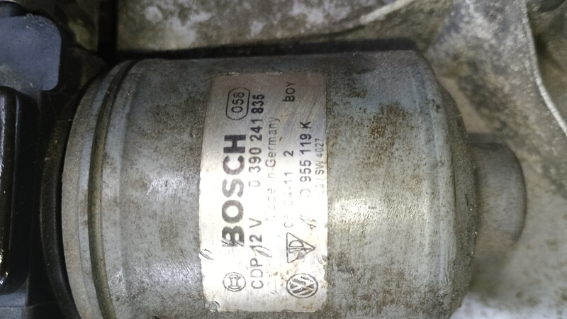 Мотор стеклоочестителя 0 390 241 835   Porsche Cayenne, Volkswagen Touareg