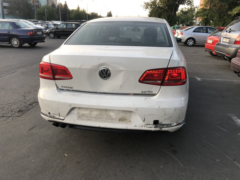 Молдинги заднего бампера (левый и правый) Volkswagen Passat Европа 2013 2.0 Дизель Одесса