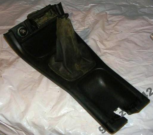 Консоль туннель центральный Mazda 626 ge 1992 2.0 Бензин Одеса