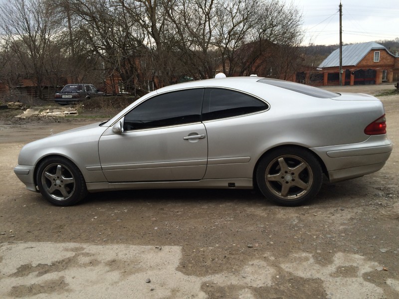Заглушка под домкрат задняя левая и правая Mercedes-Benz CLK-Class W208 2001 купе 3.2 Бензин Хмельницкий