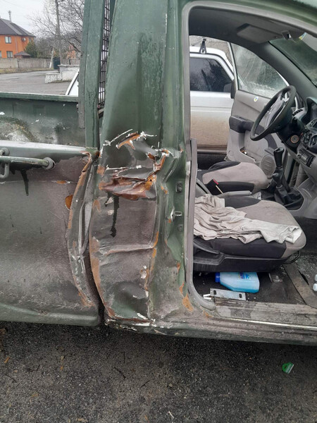 Права дверь та центральна стійка Mitsubishi L 200  2007 2.5 Дизель 