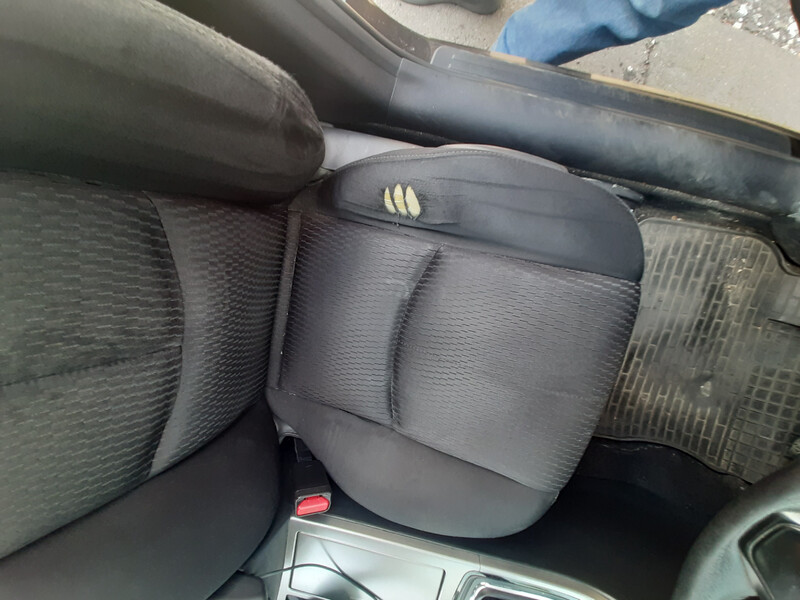 Переднее сиденье левое ткань Mazda 6 2010 г.  1.8 л бензин
