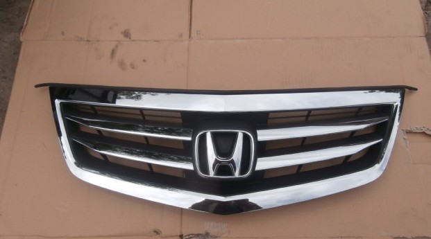 Решетку радиатора за 340$. Honda Accord  2012 2.4 Бензин Краматорск