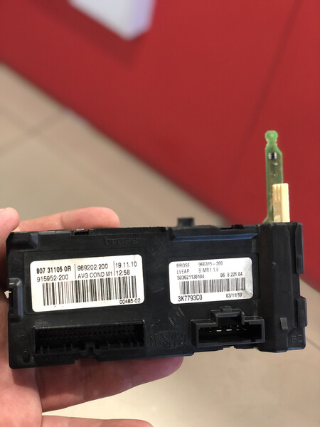 Блок керування водійськими дверима Renault Grand Scenic 3  2010 універсал 1.5 Дизель 