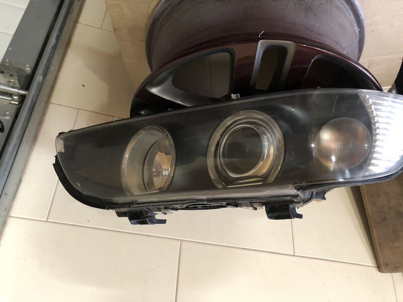 Фары ксенон Renault Megane 3 2012 г.  3.0 л бензин Ровно