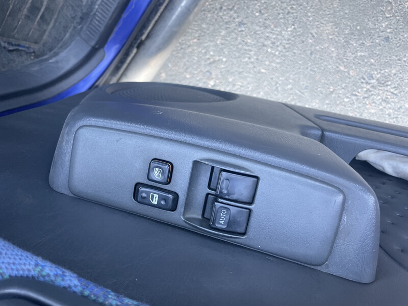 Кнопки стеклоподъемника Toyota RAV4  1998 2.0 Бензин Одесса