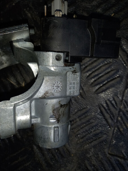 Замок запалювання 90457846   Opel Vectra