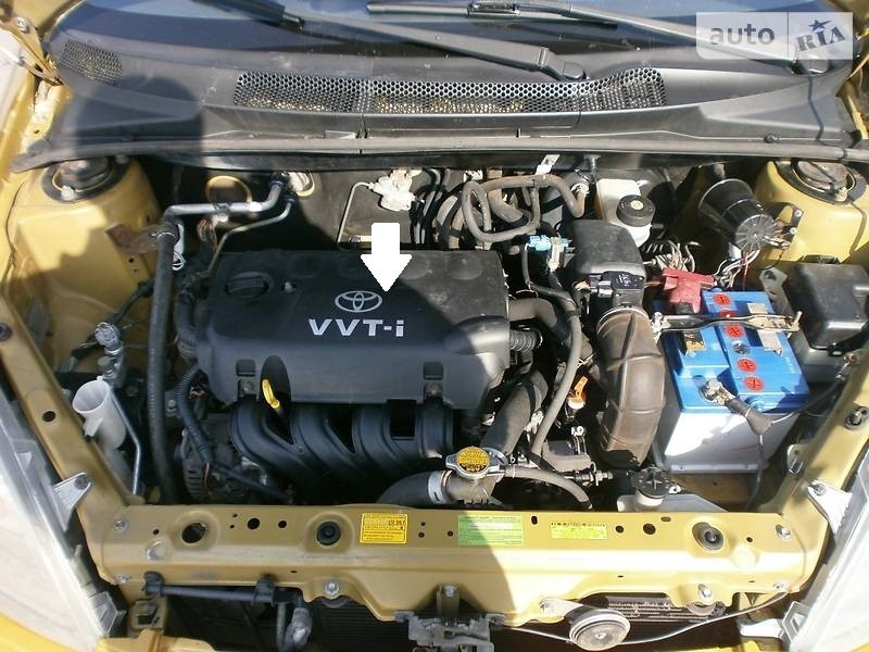 Декоративная накладка клапанной крышки Toyota Yaris  2002 хэтчбек 1.3 Бензин Одесса